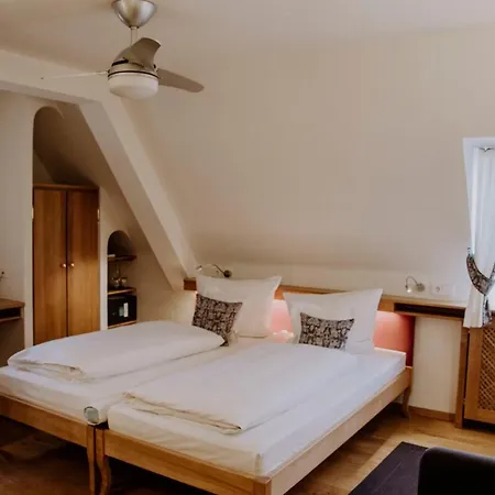 Gutshofhotel Winkler Braeu Hotel Lengenfeld (Bavaria)
