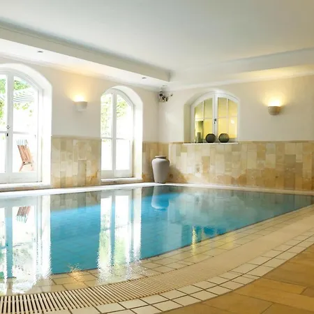 Gutshofhotel Winkler Braeu Hotel 4*
