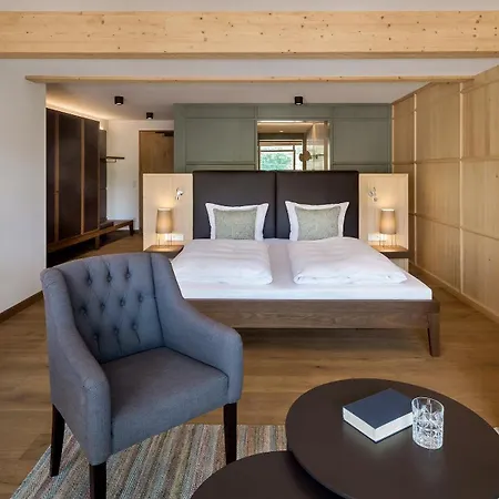 Hotel Gutshofhotel Winkler Braeu 4*