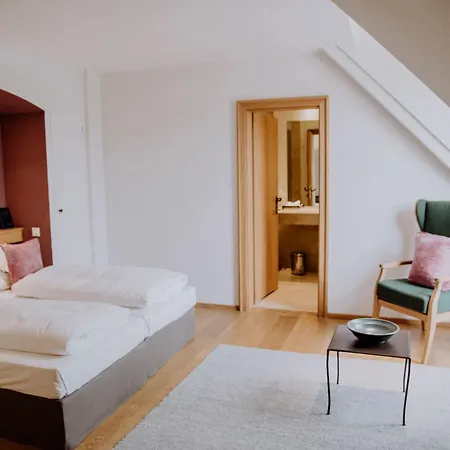Gutshofhotel Winkler Braeu 4*