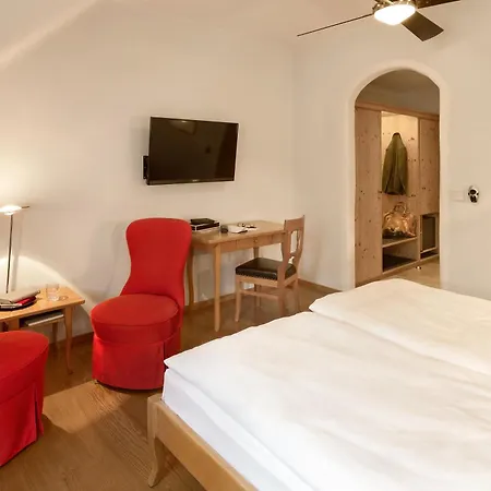 Gutshofhotel Winkler Braeu Hotel 4*