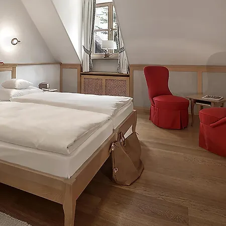 Hotel Gutshofhotel Winkler Braeu 4*