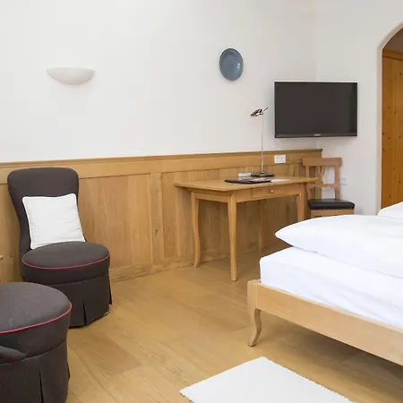 Hotel Gutshofhotel Winkler Braeu 4*