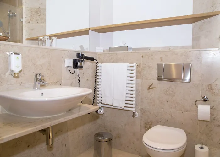 Gutshofhotel Winkler Braeu Hotel 4*