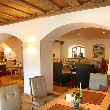 Otel Gutshofhotel Winkler Braeu