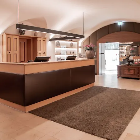 Gutshofhotel Winkler Braeu 4*