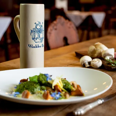 Gutshofhotel Winkler Braeu Otel 4*