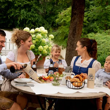 Gutshofhotel Winkler Braeu Otel 4*